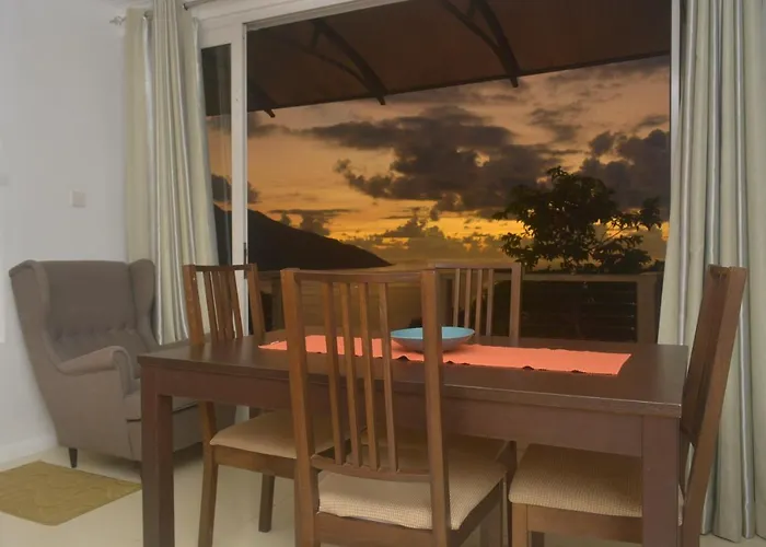 Sunset Bay Glacis (Mahe)